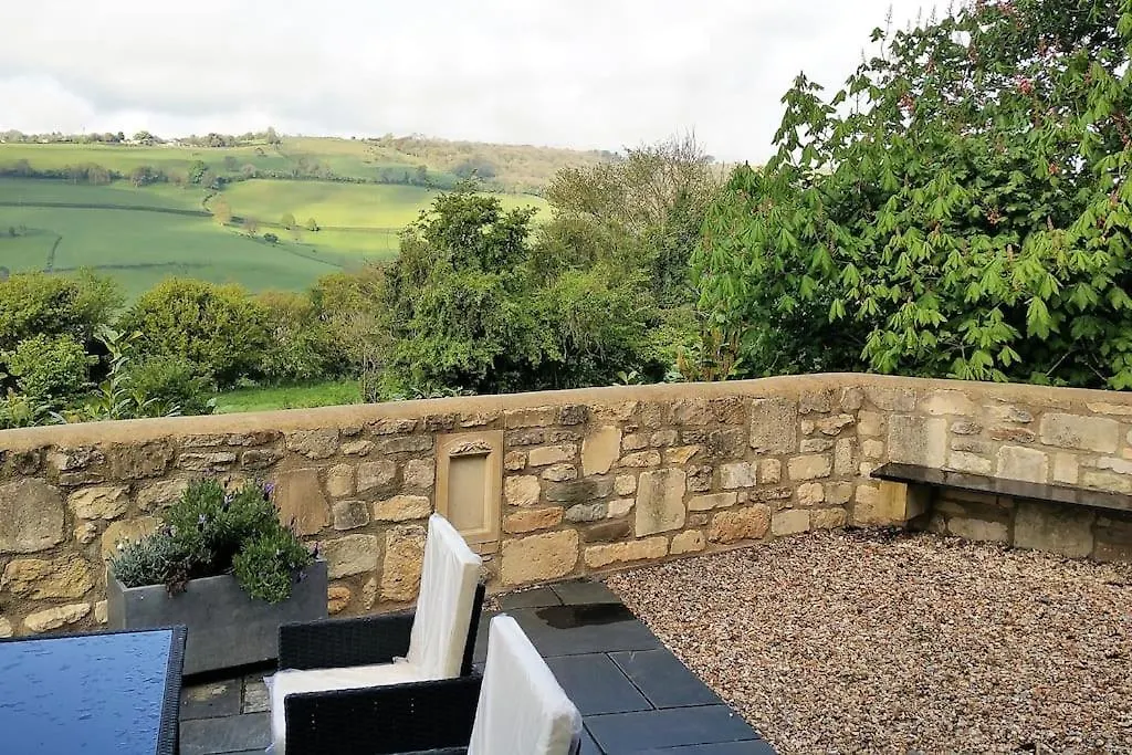 The Gables - Spacious House, Picturesque Views & Free Parking Bath 0*,  United Kingdom