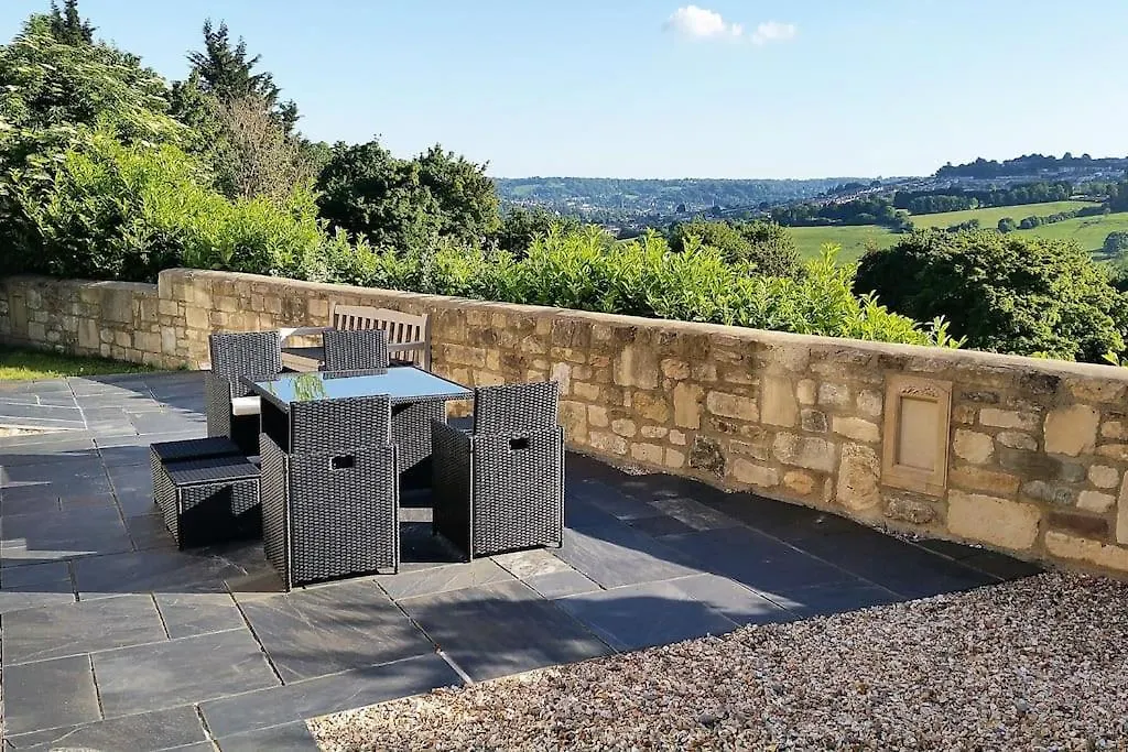 Holiday home The Gables - Spacious House, Picturesque Views & Free Parking Bath United Kingdom