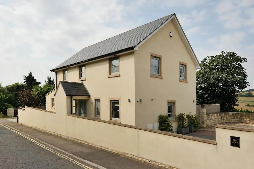 The Gables - Spacious House, Picturesque Views & Free Parking Bath