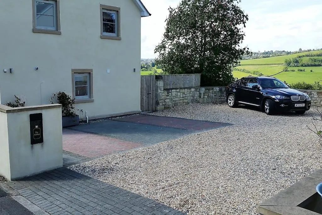 The Gables - Spacious House, Picturesque Views & Free Parking Bath